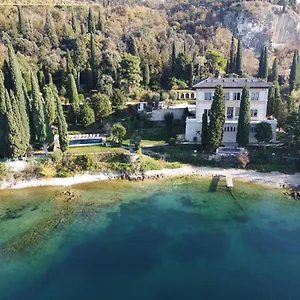 Caratti Villa