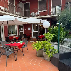 Garni Capinera Garde